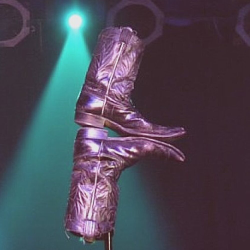 Keep On Keepin' On!  Timeless Styling from South to West!